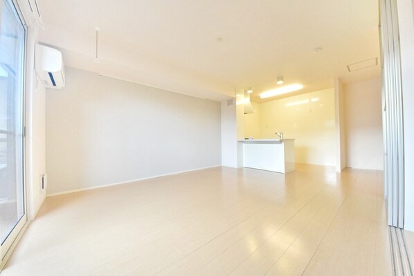 SHAMROCK HILLS の物件内観写真